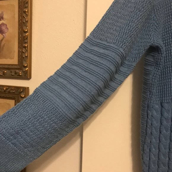 Time and True 3x (or 22) beautiful medium blue sweater. Multi knit styles. - Picture 6 of 9